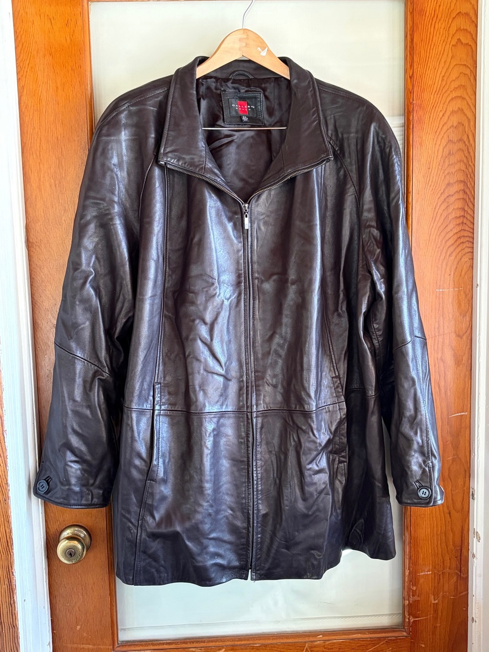 Women’s black leather zip up coat/jacket vintage plus 2X very good condition